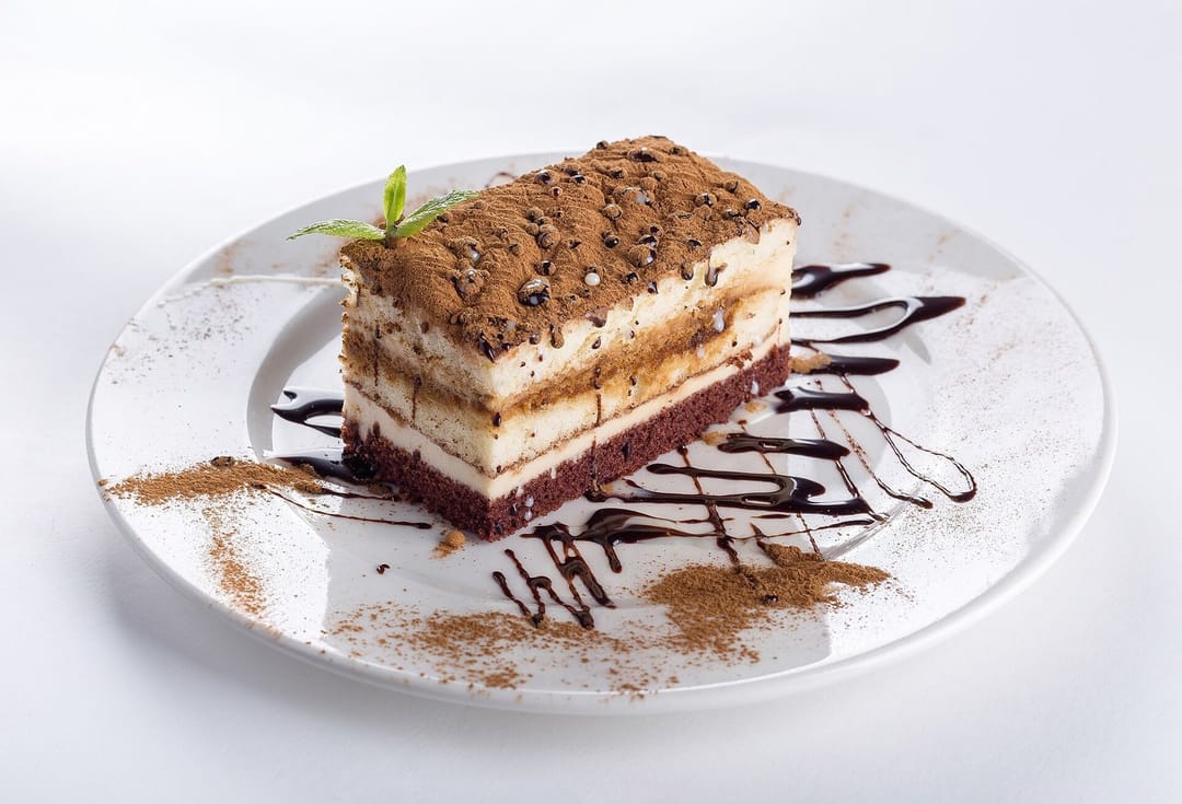 Okay but apple cake with vanilla ice cream deserve their own fan club 🤤 #foodie [QA] 📷 W.carter, Daria Yakovleva · CC… (2/3)