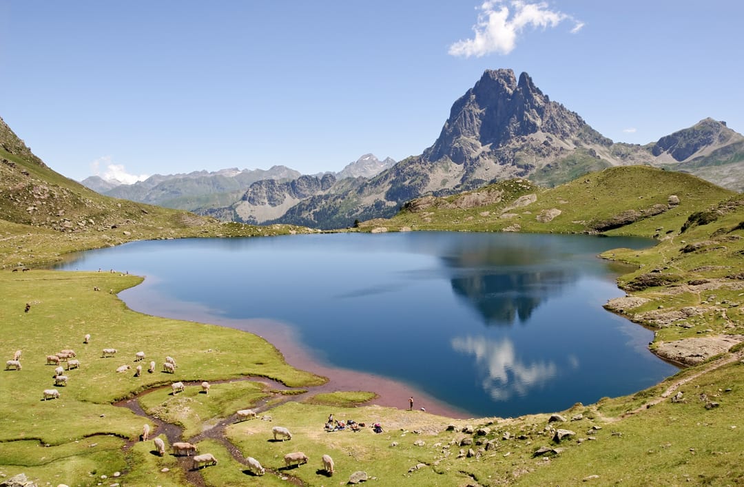 Chasing light at the Pic du Midi d'Ossau ✨ 📍 Pyrenees, France #mountains #photo [QA] 📷 Myrabella, Krzysztof Golik, Di… (1/3)