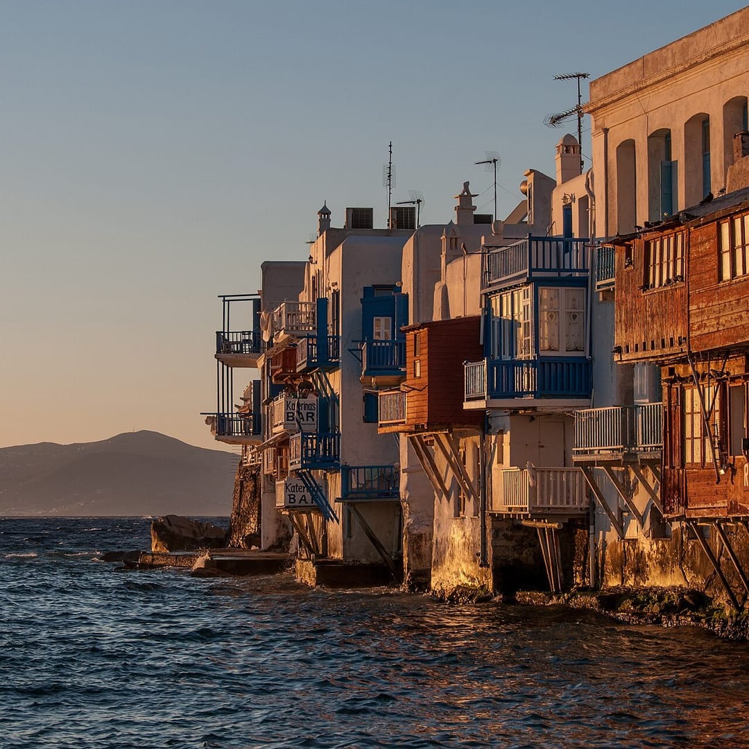 Take me back to Little Venice at sunset 🐚 Inspired by @qa_fan_1 ✨ 📍 Mykonos #sunset #art [QA] 📷 Roberto Faccenda · C…