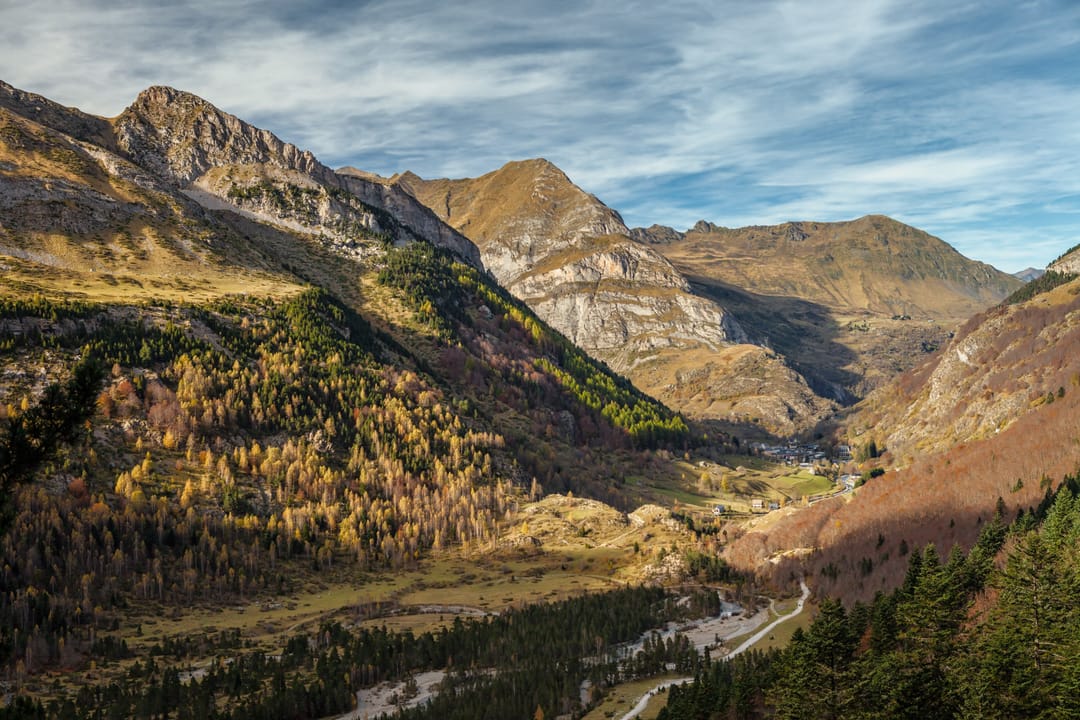 Still dreaming about the Gavarnie valley 💭 📍 Pyrenees National Park #nature [QA] 📷 Moahim, Basile Morin, Jakub Fryš … (1/3)