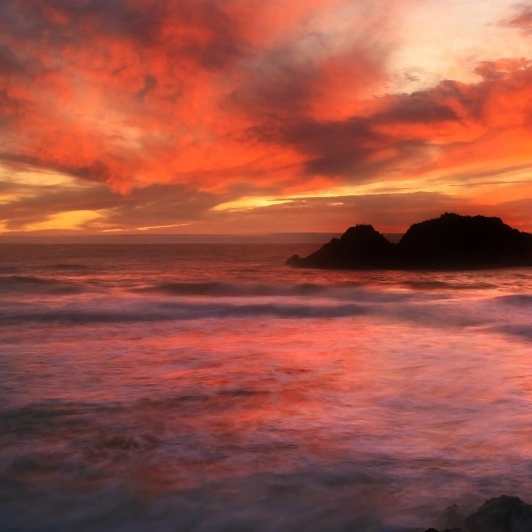 Land's End never disappoints ☀️ 📍 San Francisco #sunset [QA] 📷 Brocken Inaglory · CC BY-SA 3.0